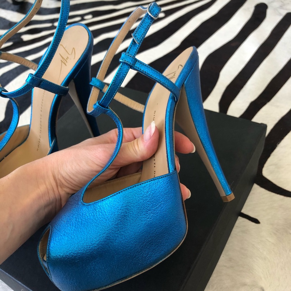 Giuseppe Zanotti Metallic Platform Heels 38/7.5 - Picture 6 of 6
